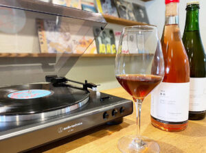 ワイナリーで音楽とワインでおきゃく